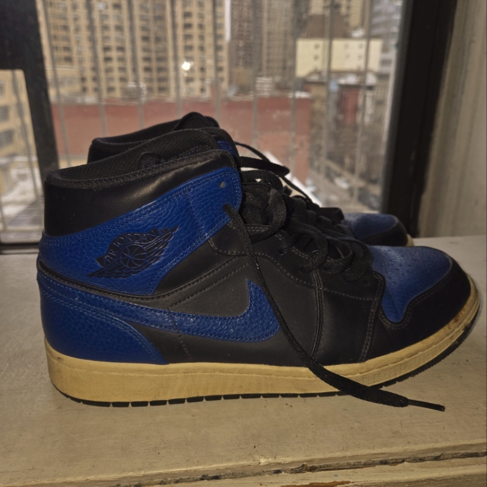 Nike Air Jordan 1 Mid In Royal Blue And White Size 10